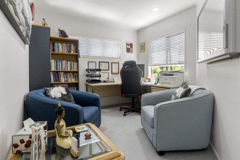 Photo of property in 1/27 Holdaway Avenue, Northcote, Auckland, 0627