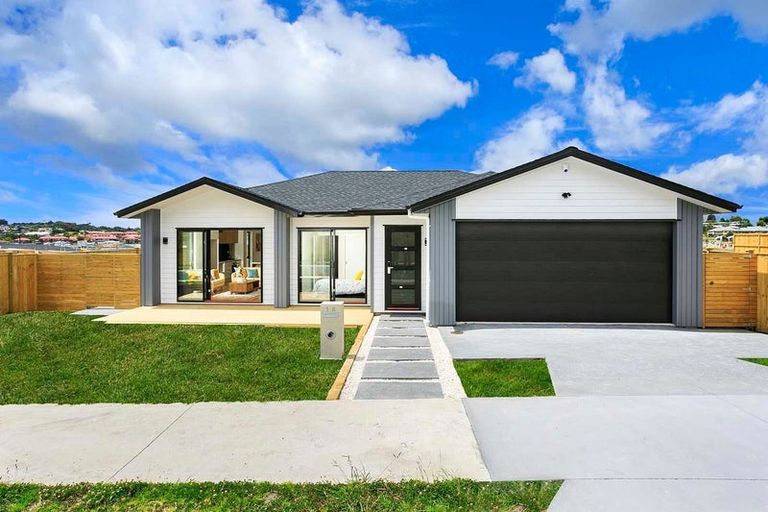 Photo of property in 18 Surf View Crescent, Red Beach, 0932