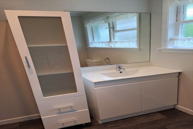 Photo of property in 1/52 Cruickshank Road, Clouston Park, Upper Hutt, 5018