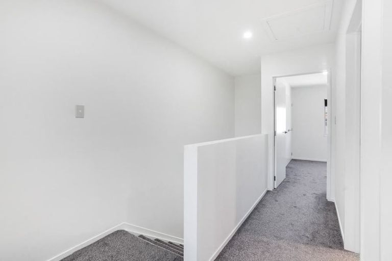 Photo of property in 17 Valour Lane, Papakura, 2110