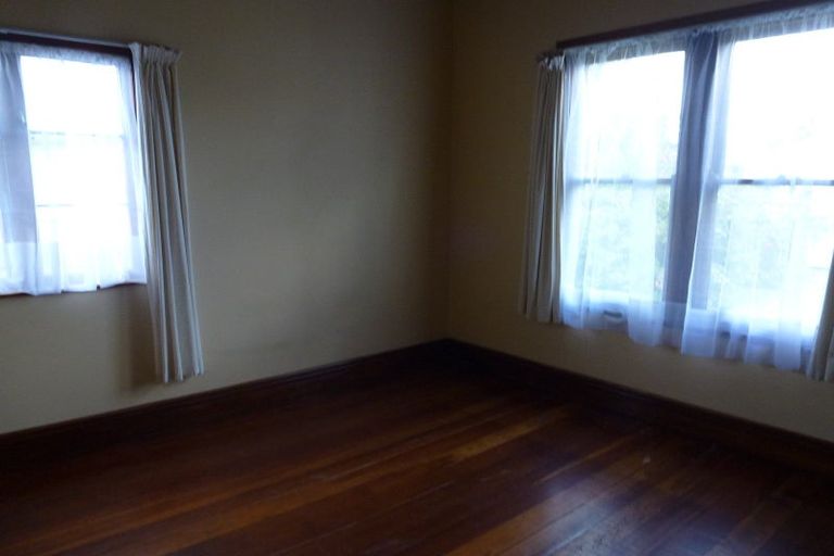 Photo of property in 503 Featherston Street, Roslyn, Palmerston North, 4414