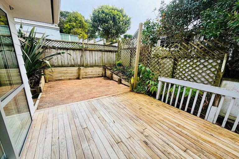 Photo of property in 1/114 Canongate Street, Birkdale, Auckland, 0626
