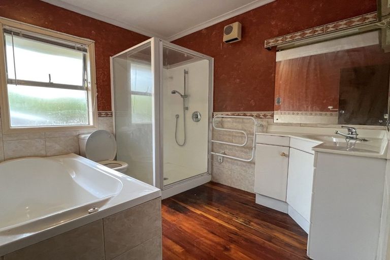 Photo of property in 2 The Boulevard, Sunnyhills, Auckland, 2010