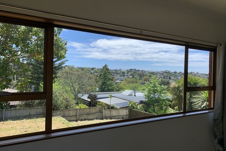 Photo of property in 2/371 Wairau Road, Totara Vale, Auckland, 0629