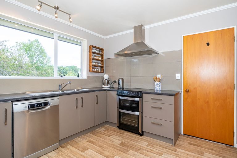 Photo of property in 70 Halstead Road, Pleasant Point, 7903