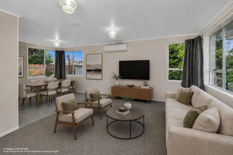 Photo of property in 10 Gannet Place, One Tree Point, 0118