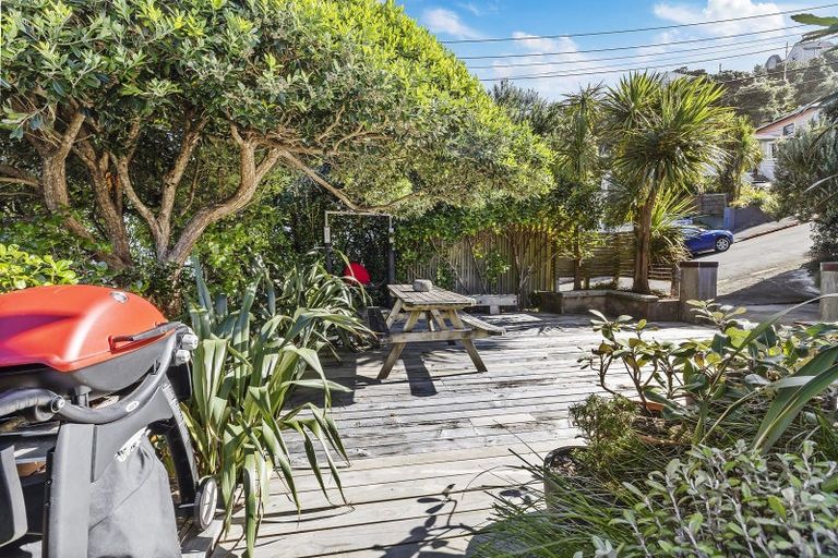 Photo of property in 16 Beach Street, Island Bay, Wellington, 6023