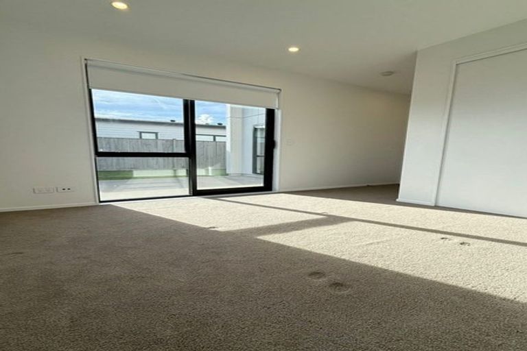 Photo of property in 5 Aquamarine Road, Rosehill, Papakura, 2113