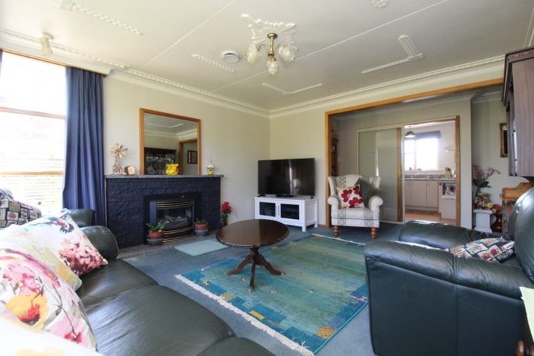 Photo of property in 35 Rhodes Street, Waimate, 7924