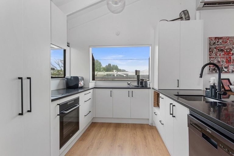 Photo of property in 15b Lloyd Drive, Nawton, Hamilton, 3200