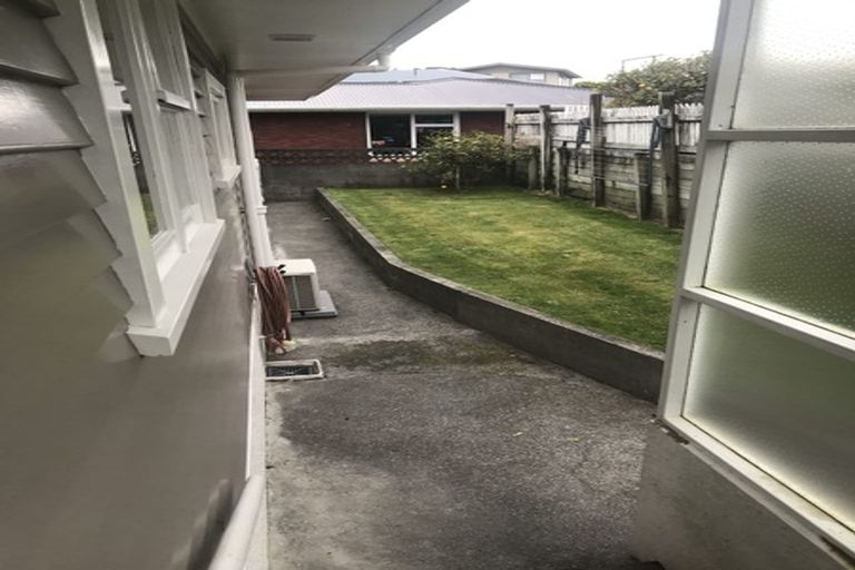 Photo of property in 18 Crownhill Street, Spotswood, New Plymouth, 4310