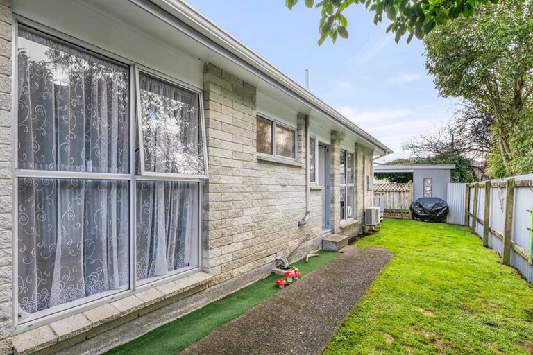 Photo of property in 2/27 Miro Street, Trentham, Upper Hutt, 5018