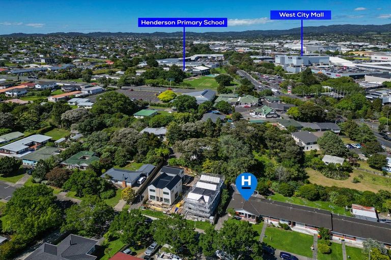 Photo of property in 5/1 Takapu Street, Henderson, Auckland, 0612