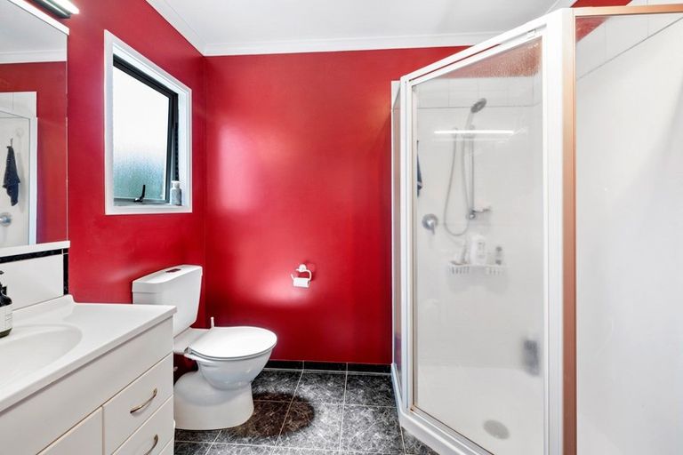 Photo of property in 20b Grand Vue Road, Kawaha Point, Rotorua, 3010