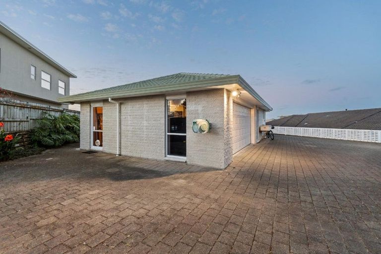 Photo of property in 8 Chatswood Grove, Fitzroy, New Plymouth, 4312
