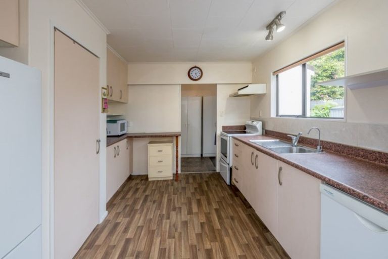 Photo of property in 80b Elizabeth Street, Waikanae, 5036