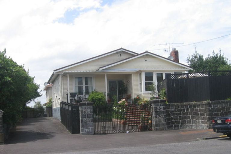 Photo of property in 7a Wairakei Street, Greenlane, Auckland, 1051