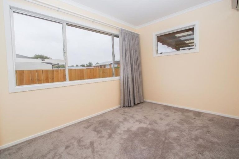 Photo of property in 14 Oakfield Crescent, Pukete, Hamilton, 3200