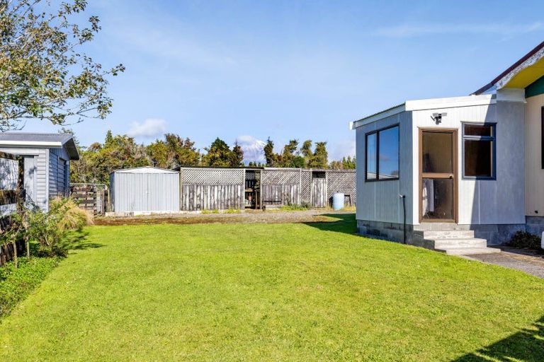 Photo of property in 1225 Egmont Road, Egmont Village, New Plymouth, 4372