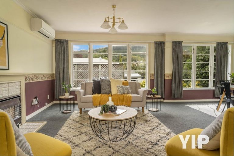 Photo of property in 6 Lyndhurst Road, Tawa, Wellington, 5028