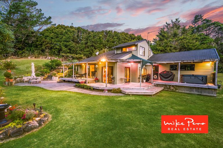 Photo of property in 168 Carter Road, Oratia, Auckland, 0604