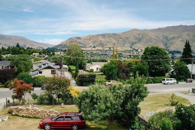 Photo of property in 52 Hedditch Street, Wanaka, 9305