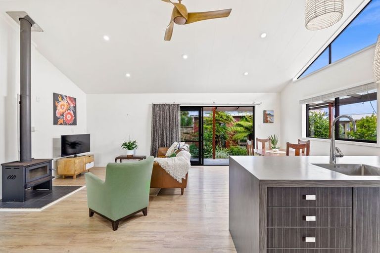 Photo of property in 13 Ferry Road, Waipu, 0510