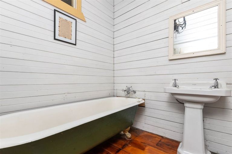 Photo of property in 70 Bell Street, Featherston, 5710