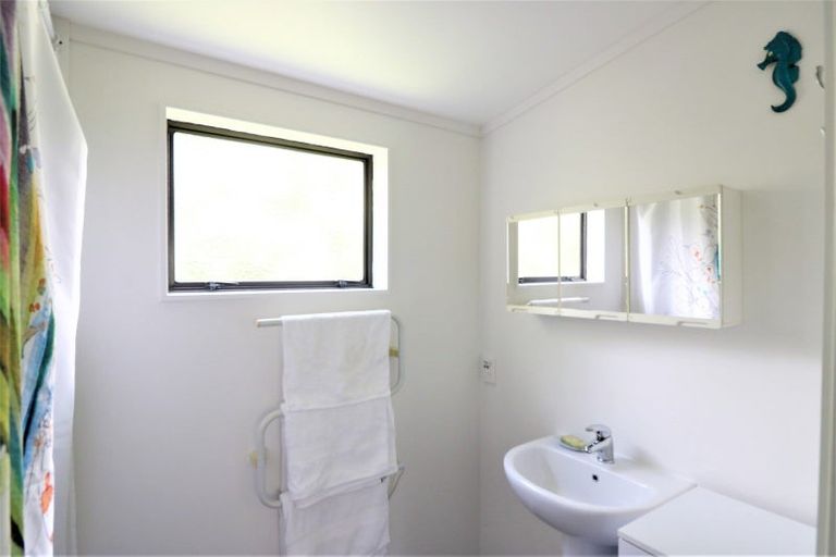 Photo of property in 10 Stingray Crescent, Whiritoa, Whangamata, 3691