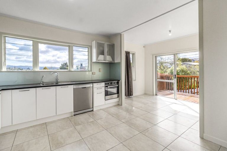 Photo of property in 21 Routley Drive, Glen Eden, Auckland, 0602