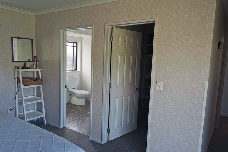 Photo of property in 33 Saint James Drive, Huntington, Hamilton, 3210