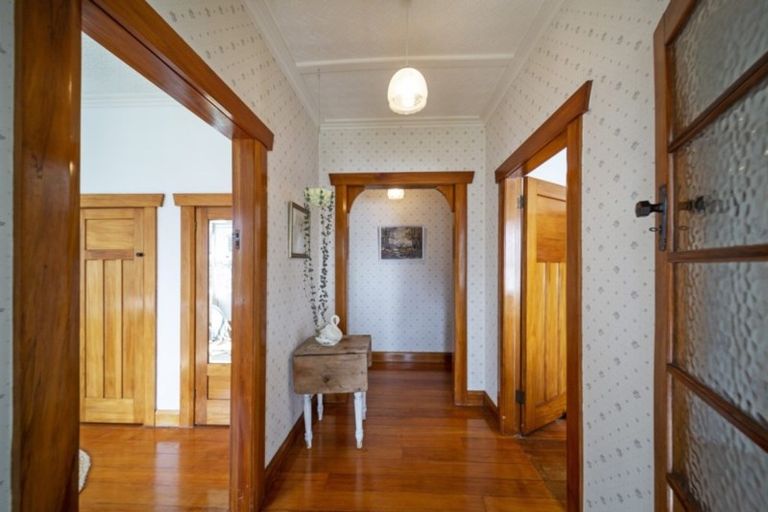 Photo of property in 20 Cameron Street, New Plymouth, 4310