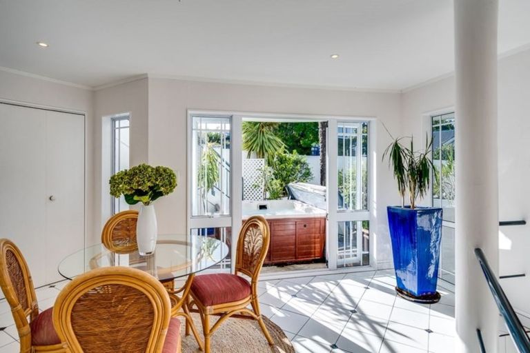 Photo of property in 29 Enfield Road, Hospital Hill, Napier, 4110