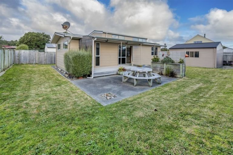Photo of property in 6a Manuka Street, Otaki Beach, Otaki, 5512