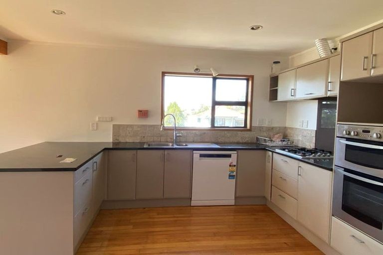 Photo of property in 2 Allender Drive, Torbay, Auckland, 0630