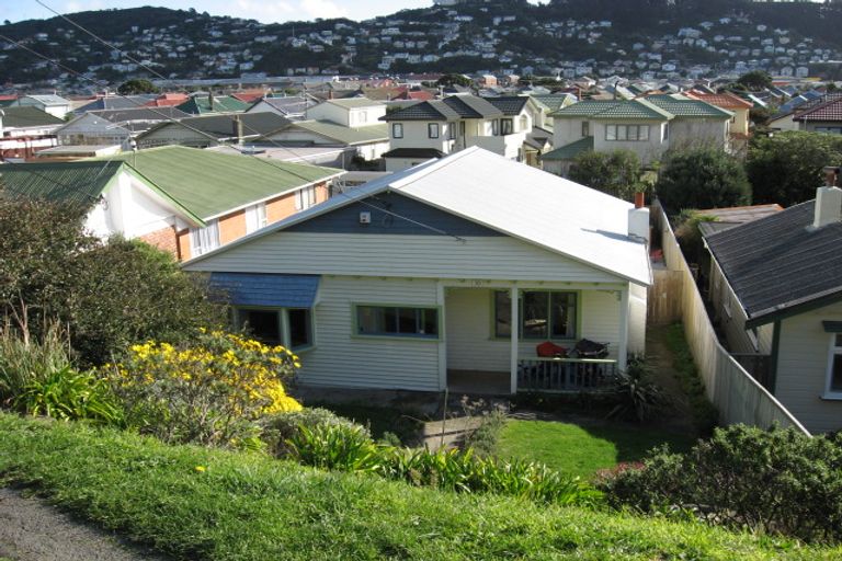 Photo of property in 16 Lonsdale Crescent, Rongotai, Wellington, 6022