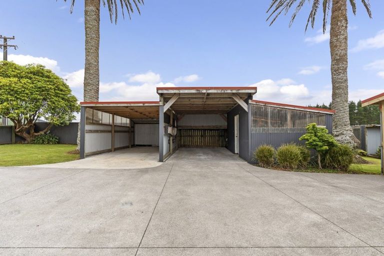 Photo of property in 1606 South Road, Tataraimaka, New Plymouth, 4374