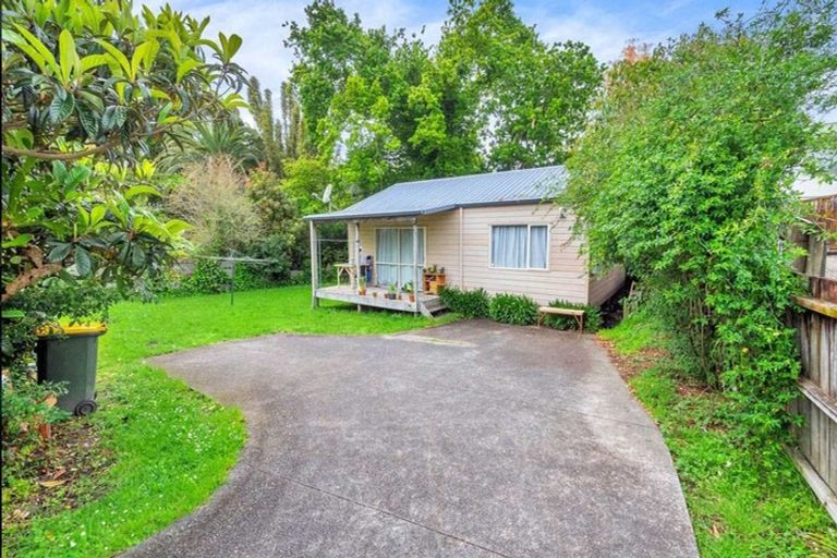 Photo of property in 15 Universal Drive, Henderson, Auckland, 0610