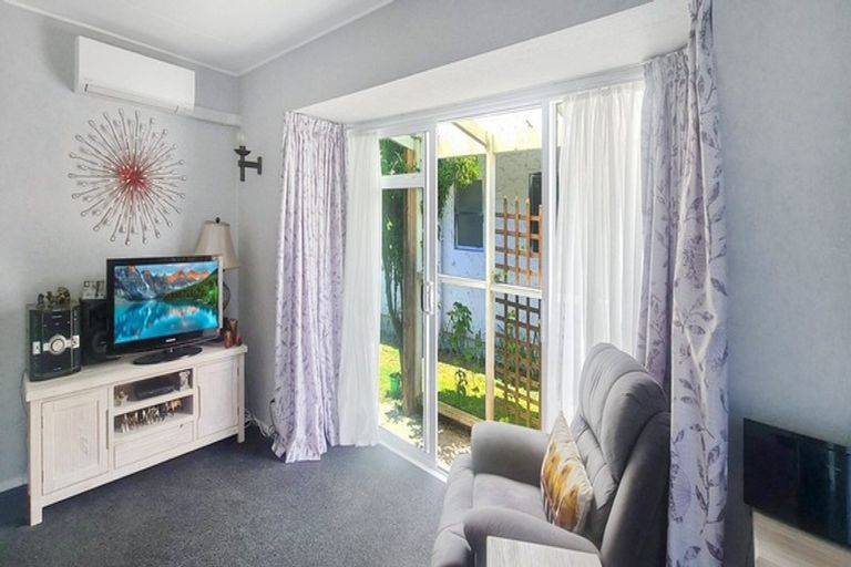 Photo of property in 50 Harris Street, Marton, 4710