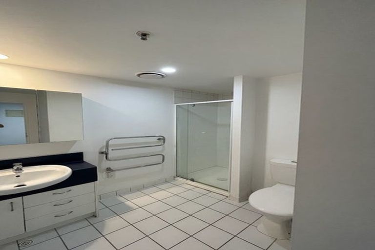 Photo of property in Terrace Heights Apartments, 5e/163 The Terrace, Wellington Central, Wellington, 6011