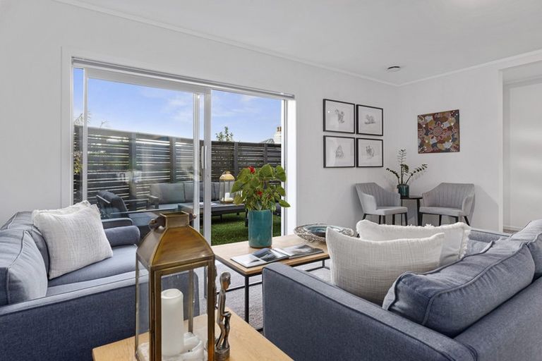 Photo of property in 2/70 Hinemoa Street, Birkenhead, Auckland, 0626