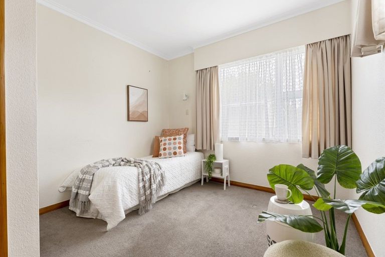 Photo of property in 17 Miles Place, Awapuni, Palmerston North, 4412