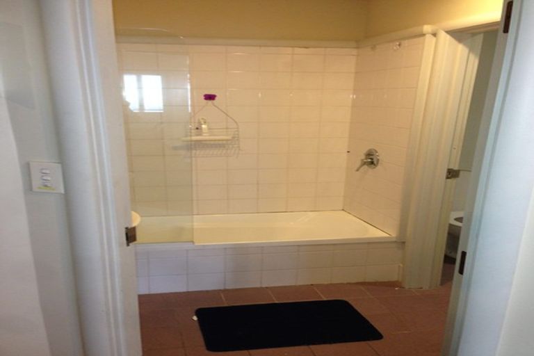 Photo of property in Madison On The Square Apartments, 2e/37 Federal Street, Auckland Central, Auckland, 1010