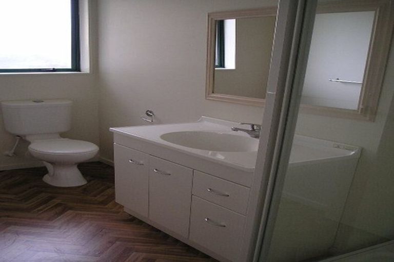 Photo of property in 141 Lincoln Road, Addington, Christchurch, 8024