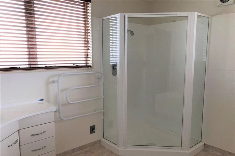 Photo of property in 52 Winchester Street, Levin, 5510