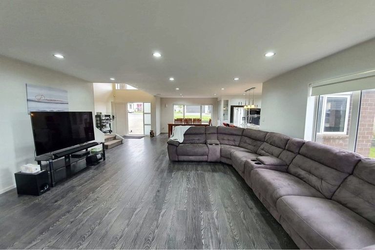 Photo of property in 87 Keri Vista Rise, Papakura, 2110