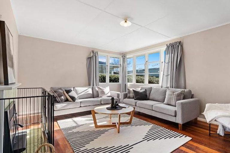 Photo of property in 29 Railway Crescent, Masterton, 5810