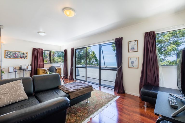 Photo of property in 84 Park Road, Titirangi, Auckland, 0604