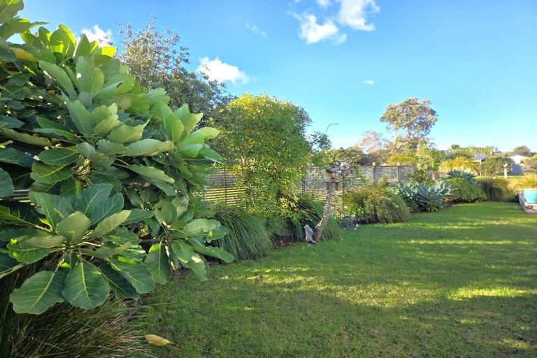 Photo of property in 105 Castle View Road, Matarangi, Whitianga, 3592