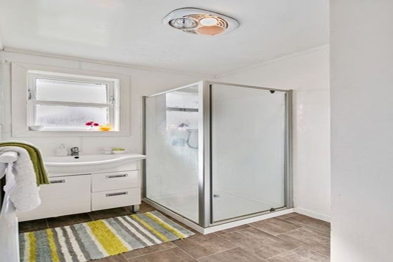 Photo of property in 27 Watts Road, Manurewa, Auckland, 2102